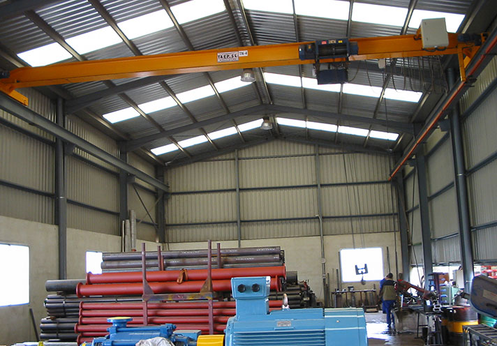 Almacén de material y gestión de envío de bombas hidráulicas